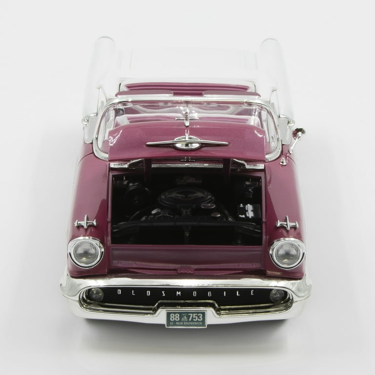 Yat Ming Road Signature Series 1:18 Diecast 1957 Oldsmobile Super