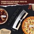 thumbnail image 3 of Cuchilla basculante para pizza Gicyiit de 35,5 cm con mango de madera, 3 of 7