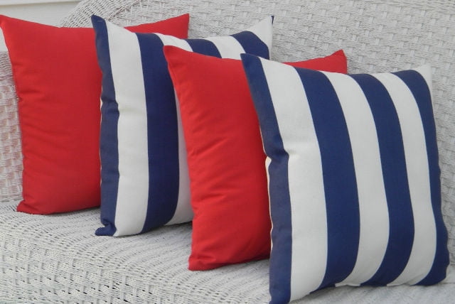 Indoor/Outdoor Decorative Throw Pillows Striped Fabric Set of 4 17" x 17" 