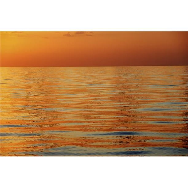 Surface de la Mer Calme avec Coucher de Soleil Orange&44; Impression d'Affiche de Vue d'Angle Bas&44; 34 x 22 - Grand