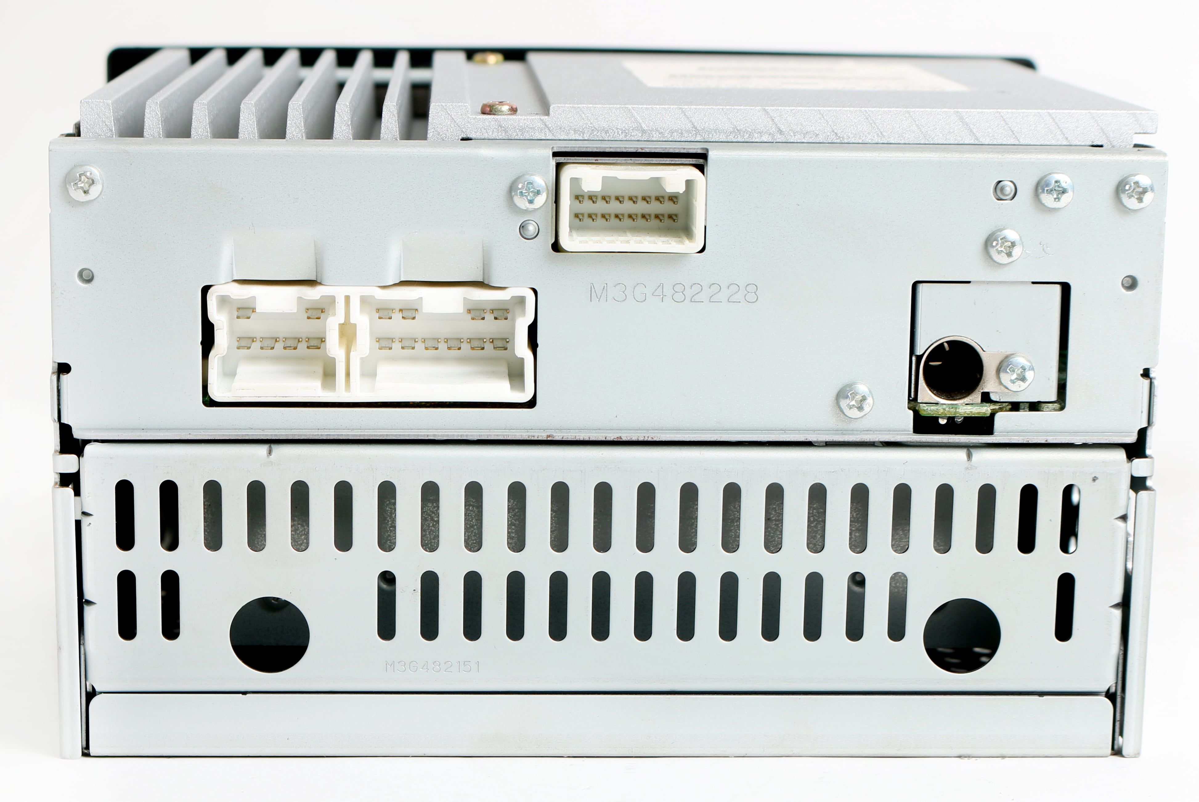 Restored Nissan Altima 20052006 Radio AM FM CD w Aux Input Standard Vol Ctrl 28185ZB00B (Refurbished)