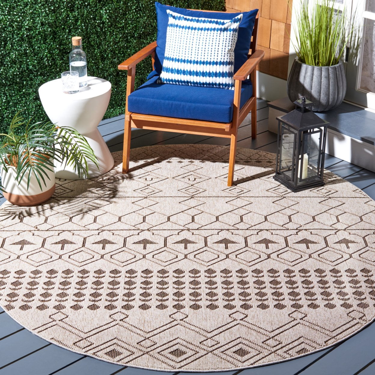 SAFAVIEH Global Antilla Diamond Indoor/Outdoor Area Rug, Beige/Dark Beig, 6'7" x 6'7" Round