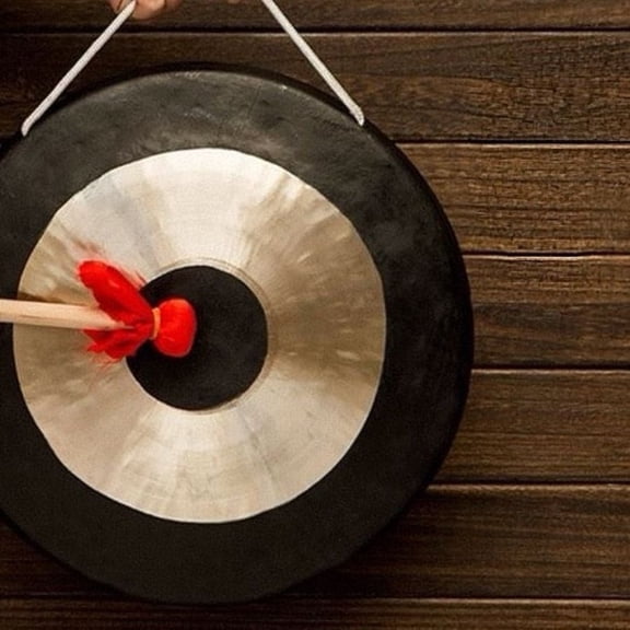Percussion Instruments Chinese Brass Gong with Wooden Beater Diameter 50CM Large Gong Desk Chime Meditation with Mallet