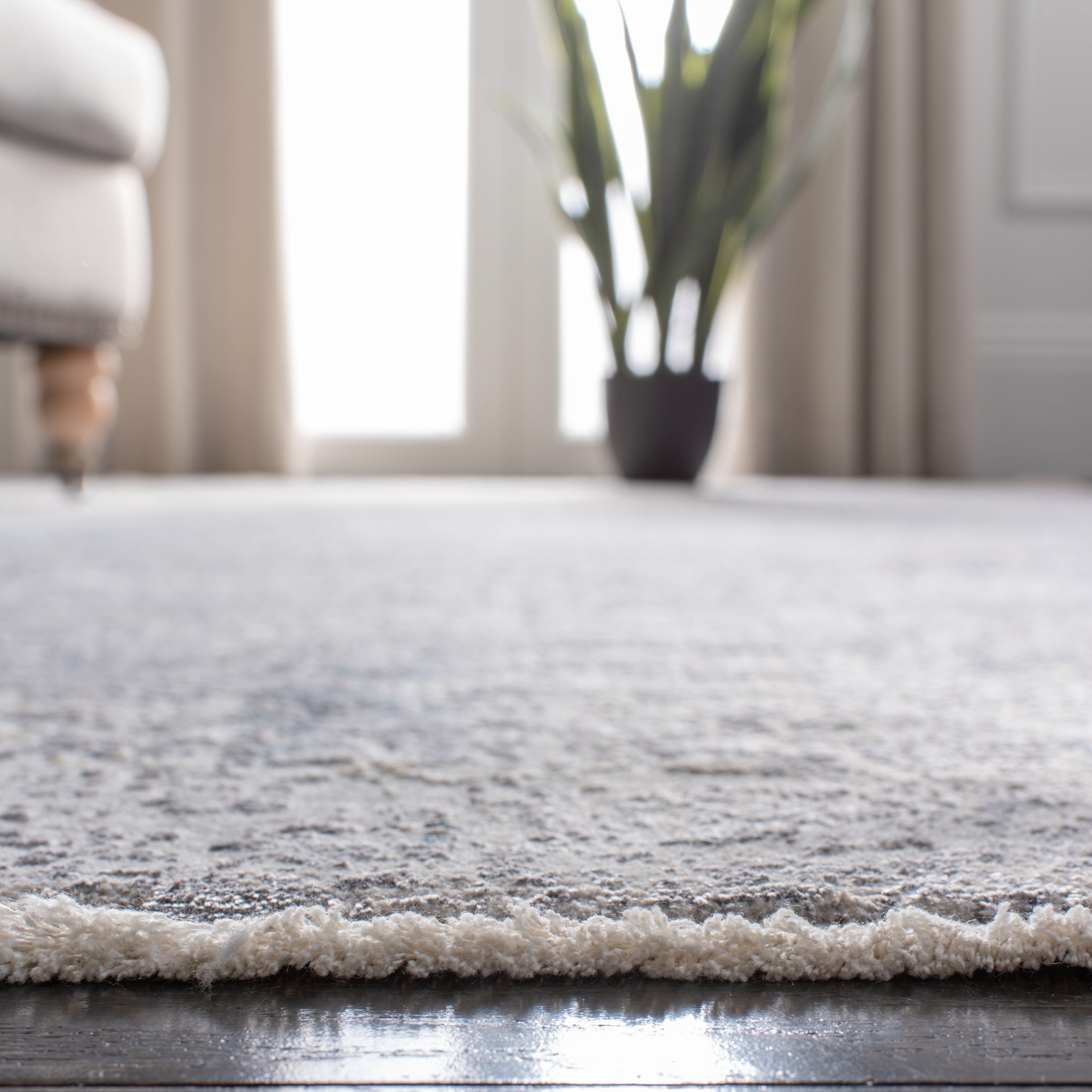 Safavieh Dream Kerstin Floral Area Rug, Gray/Ivory, 8' x 10'