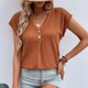 thumbnail image 1 of Camiseta holgada informal de Color puro con ribete de botones y cuello en V para mujer, Color caramelo XXL, 1 of 8