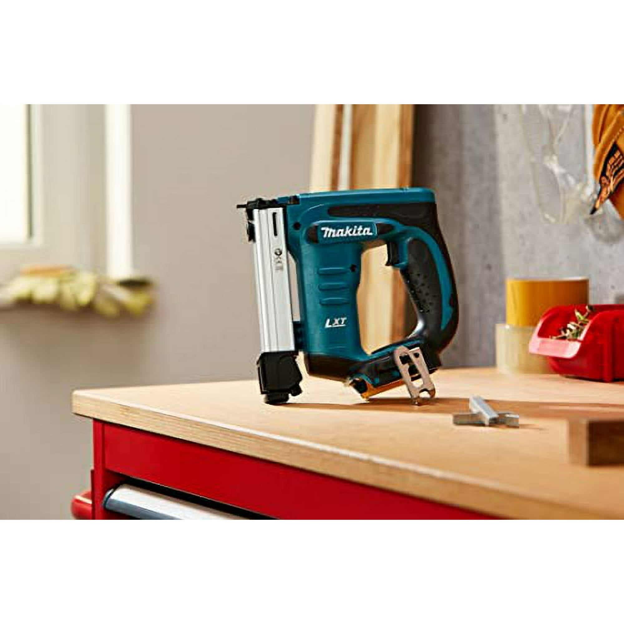 Makita DST221Z 18V LXT Cordless Stapler with XPT (Tool Only