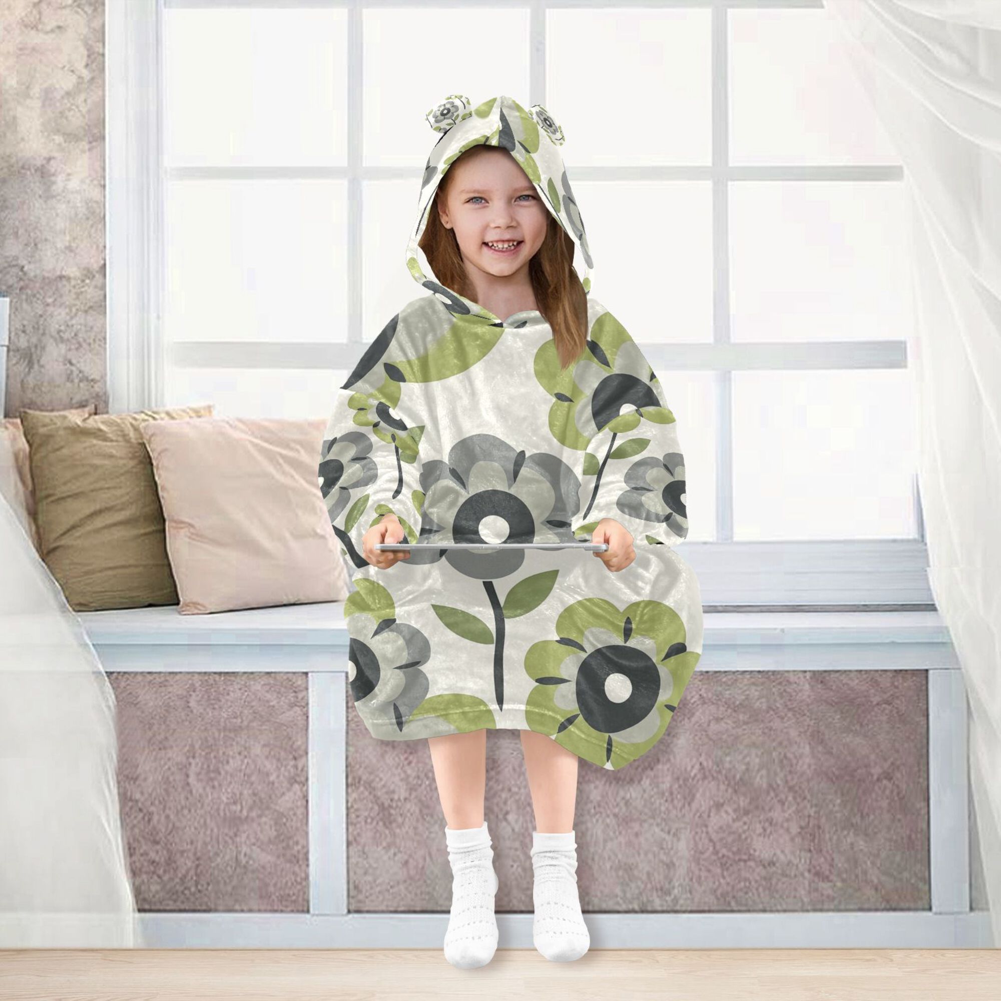 FORMRS Wearable Blanket Hoodie with Sleeves for Kids Cozy Flannel Sweatshirt, Retro Flower