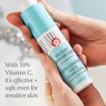 thumbnail image 2 of Suero Iluminador 10% Vitamina C First Aid Beauty Safe for Sensitive Skin, 2 of 9