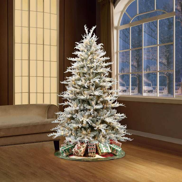 7.5' Pre-Lit Royal Cedar Green Flocked Artificial Christmas Tree