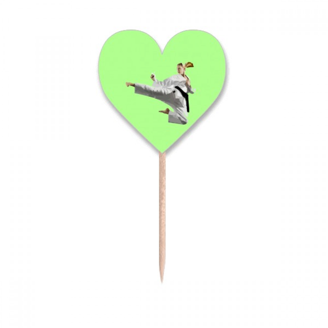 Patadas voladoras. Etiqueta del corazón de la bandera del palillo de dientes