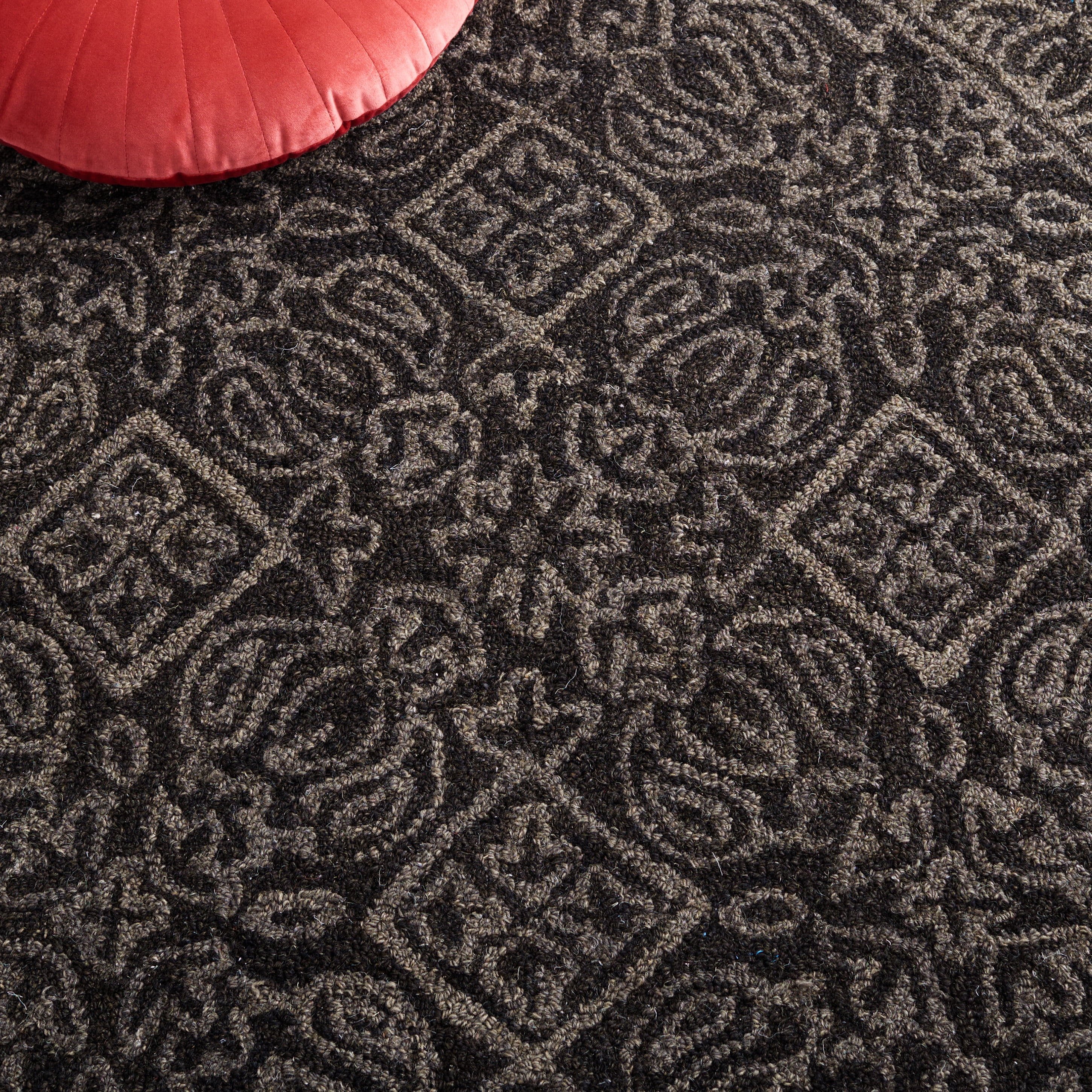 Safavieh Dip Dye Felicia Floral Area Rug, Dark Gray, 7' x 7' Round