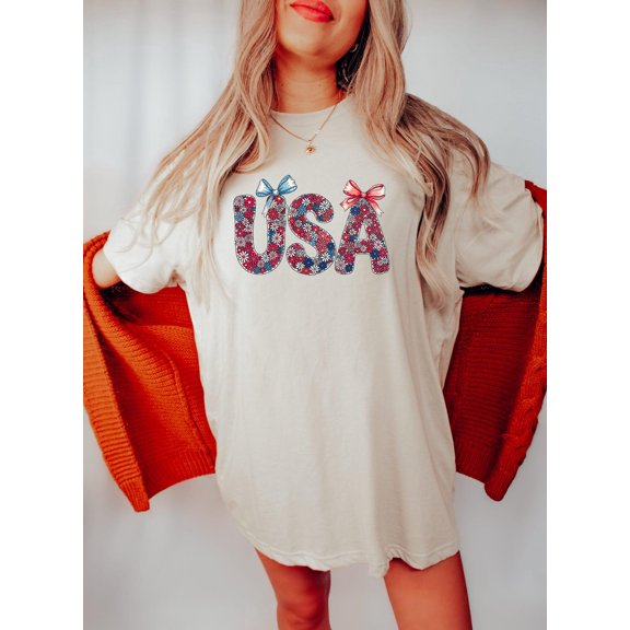 Floral USA Flag Independence Day America Graphic Design T-Shirt