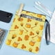 thumbnail image 5 of Funda protectora amarilla para libros con diseño de abejas, lavable, de tela, con cremallera y bolsillo adicional. Ideal para cuadernos y libros de bolsillo., 5 of 9