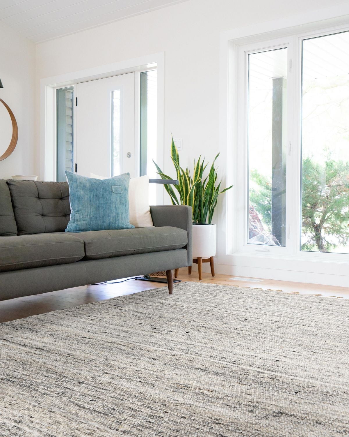 Tapis Berbère Verginia naturel & noir de 7 pi 10 po x 10 pi 4 po