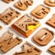 thumbnail image 3 of Alcancía de Letras de Madera HODNSZRIT 23x23x4.5 cm Grande, 3 of 7