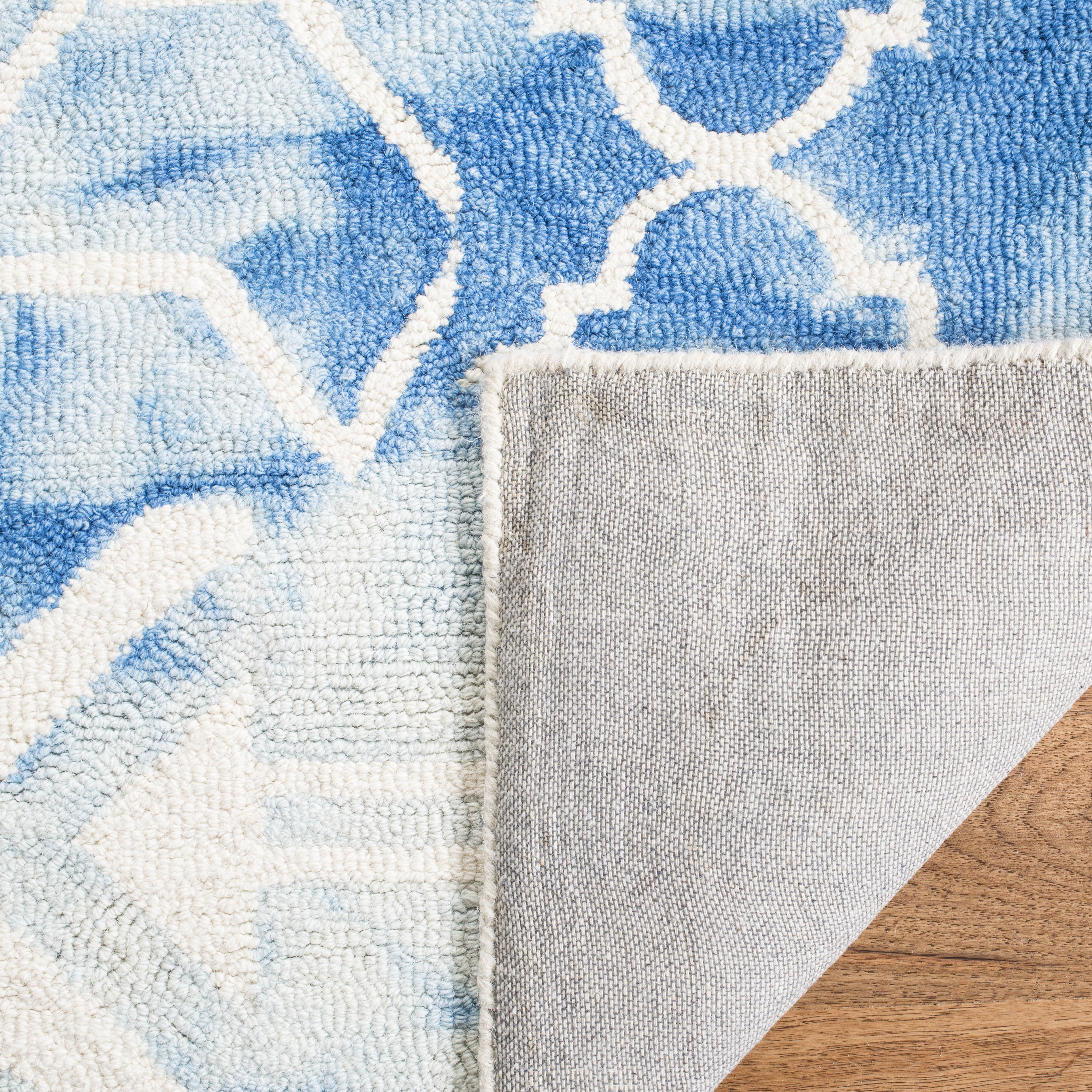 Safavieh Dip Dye Aylmer Distressed Area Rug, Blue/Ivory, 5' x 5' Round