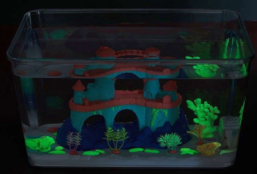 Robo Alive Light Up Aquarium Set 18-Piece Playset (Includes 2 Fish, 2 Turtles & 2 Axolotl)