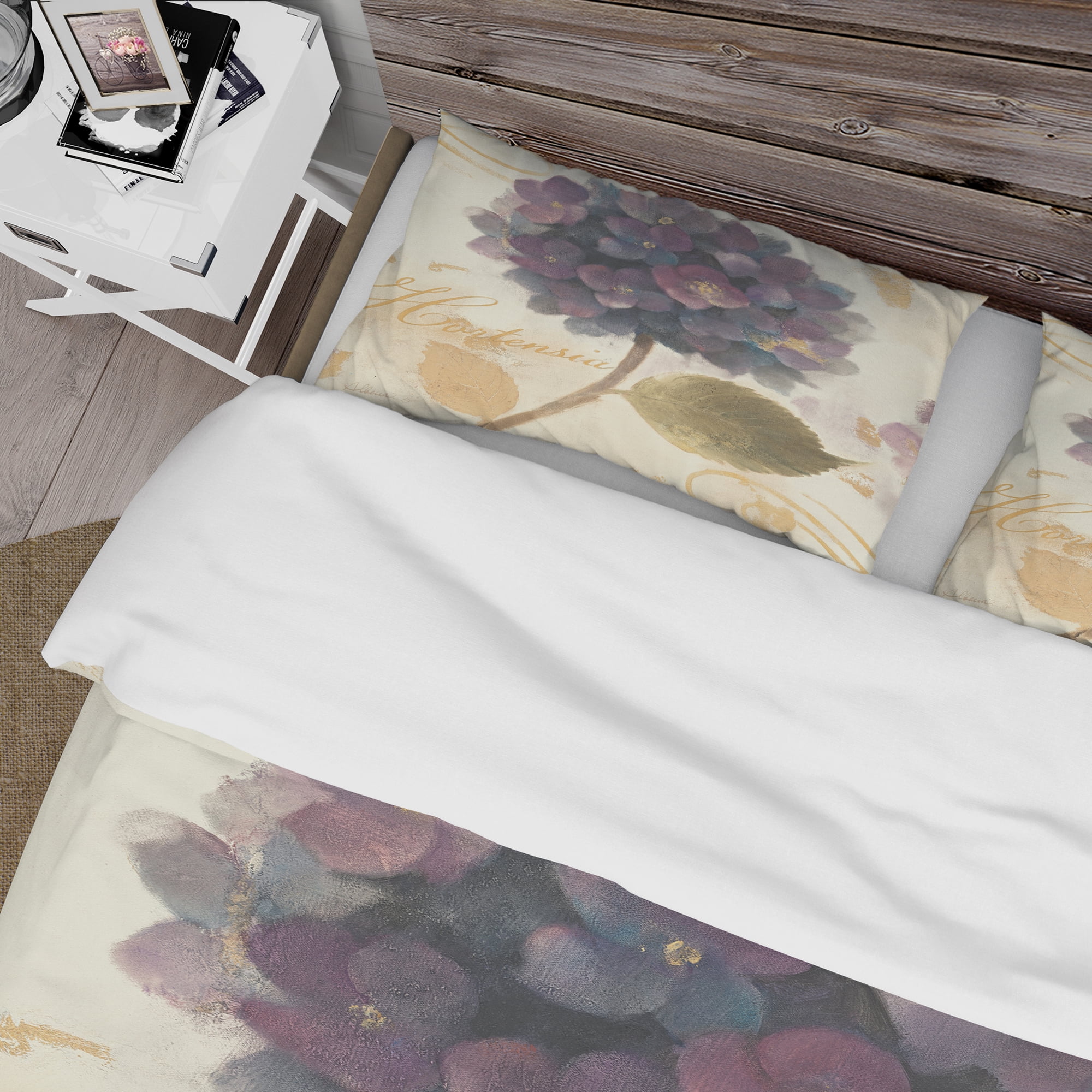 Designart 'Abundant Hydrangea Flower I' Cottage Duvet Cover Set