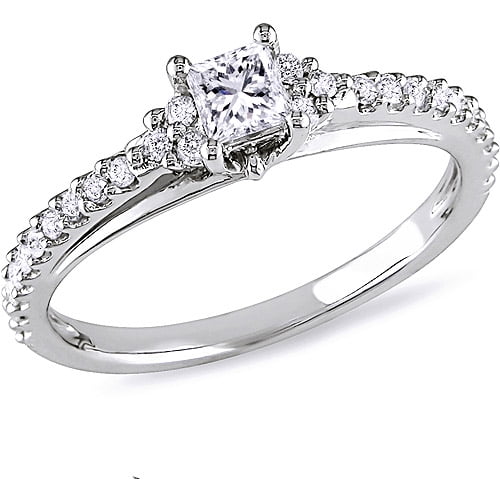 1 2 Carat T.W. Princess and Round-Cut Diamond Engagement Ring in 10kt White Gold by