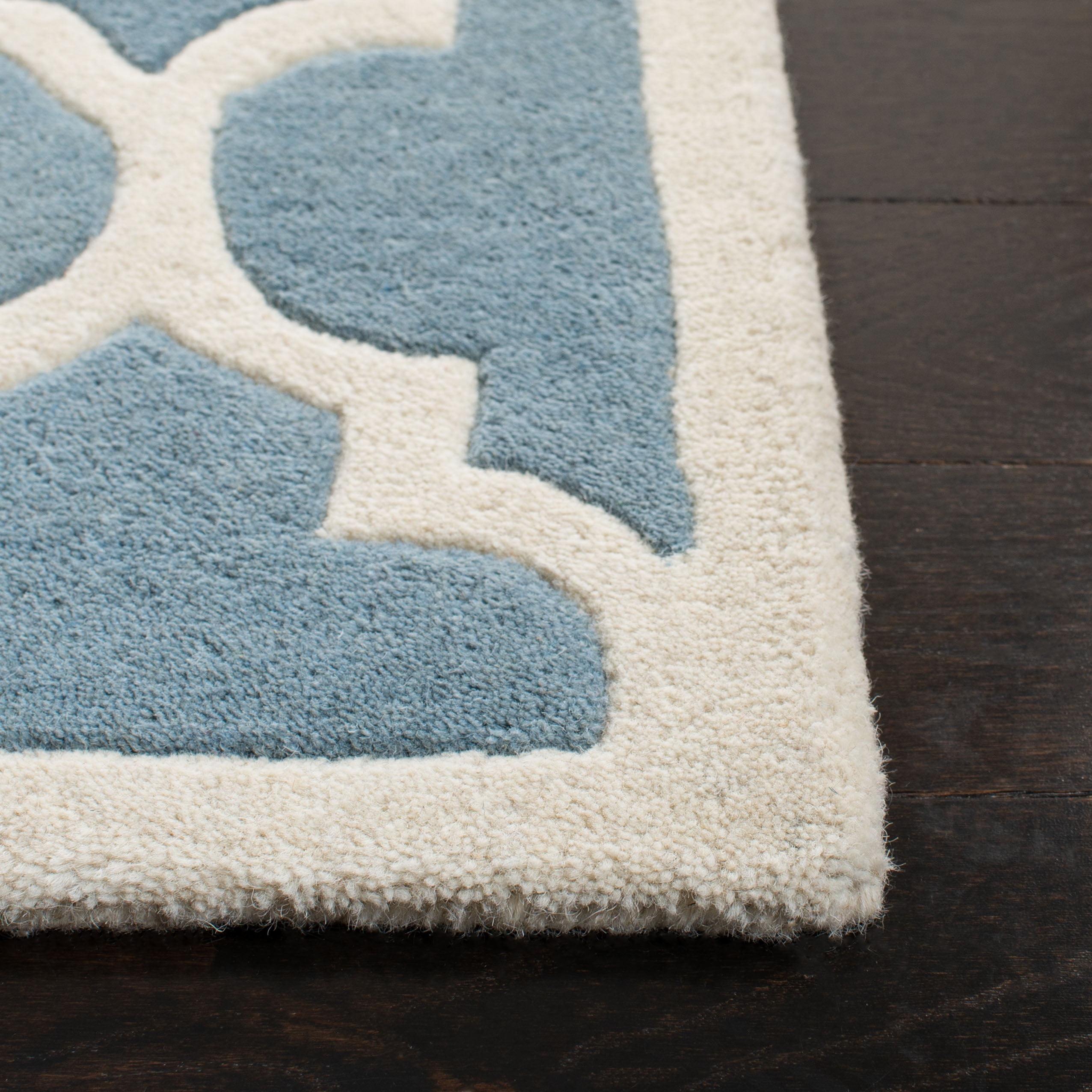SAFAVIEH Chatham Freddy Geometric Wool Runner Rug, Blue/Ivory, 2'3" x 5'