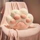 thumbnail image 1 of Almohada multifuncional con garra de gato Manta plegable adecuada para tres coches, apta para el hogar, el coche, la oficina, la pausa para el almuerzo, la almohada con forma de garra de gato, manta d, 1 of 6