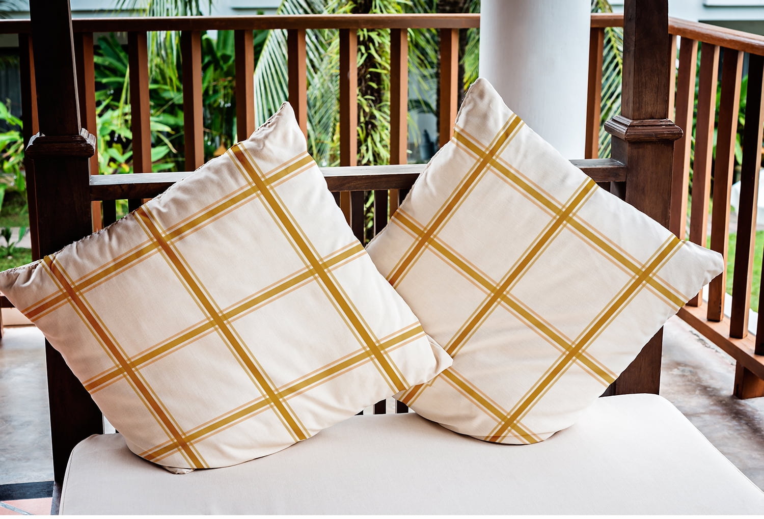 Simply Daisy 16" x 16" Geometric Indoor/Outdoor Polyester Throw Pillow, Autumn Gold
