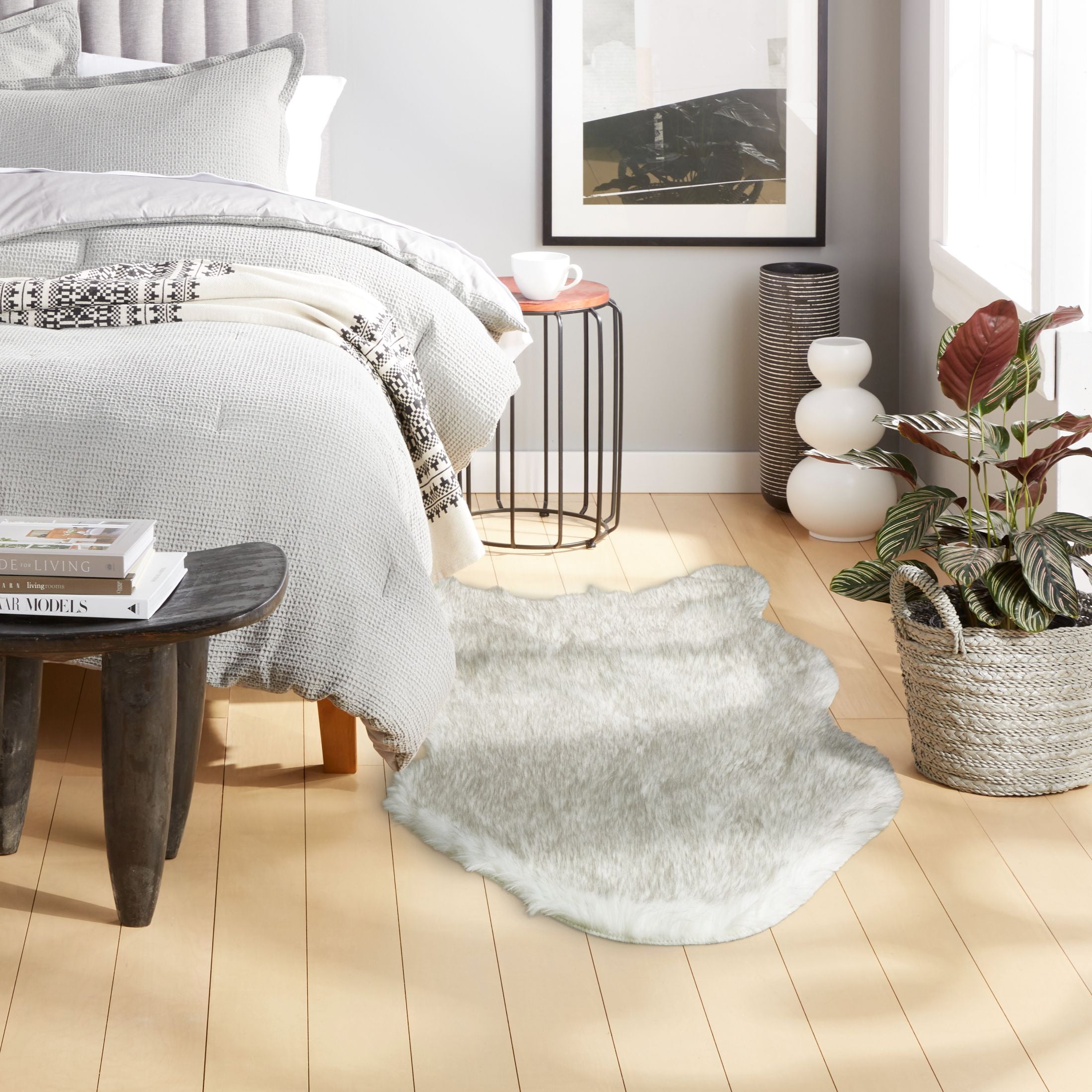 Better Homes & Gardens Faux Sheepskin Fur Pelt Area Rug, Grey, 30"x47"