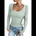 thumbnail image 1 of Camisa Básica de Punto Acanalado con Cuello en U y Larga de Color Liso para Mujer, Corte Entallado e Informal. Verde L, 1 of 6