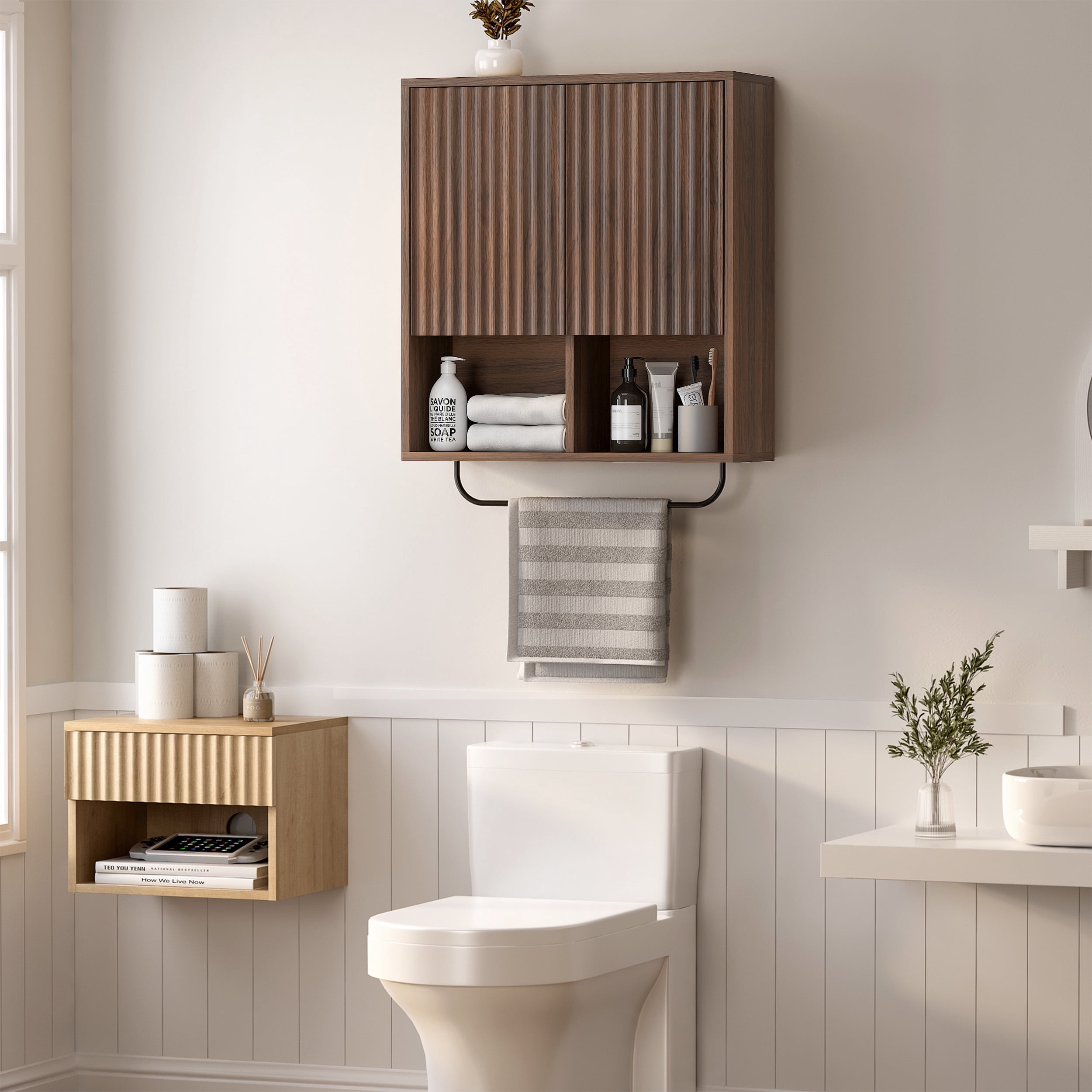 EYYTHUNG Fluted Wooden Medicine Cabinet Storage, Brown Bathroom Wall Cabinet with 2 Doors Adjustable Shelf and Towels Bar