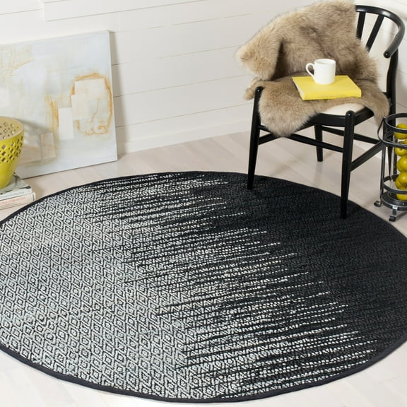 SAFAVIEH Vintage Leather Jarred Diamond Striped Area Rug, Light Grey/Black, 4' x 4' Round