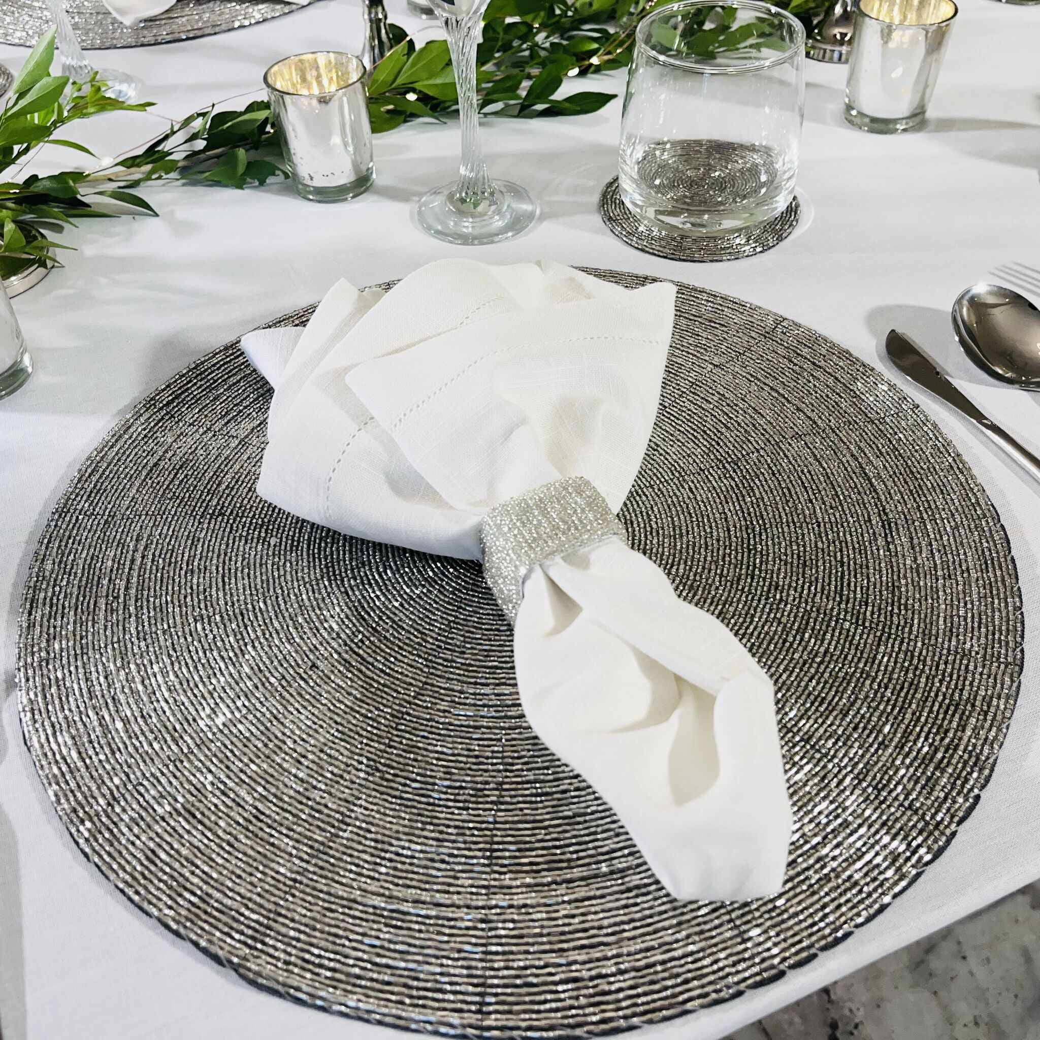 Glass Beaded Placemat Set of 4Size: 14" RoundColor: Silver