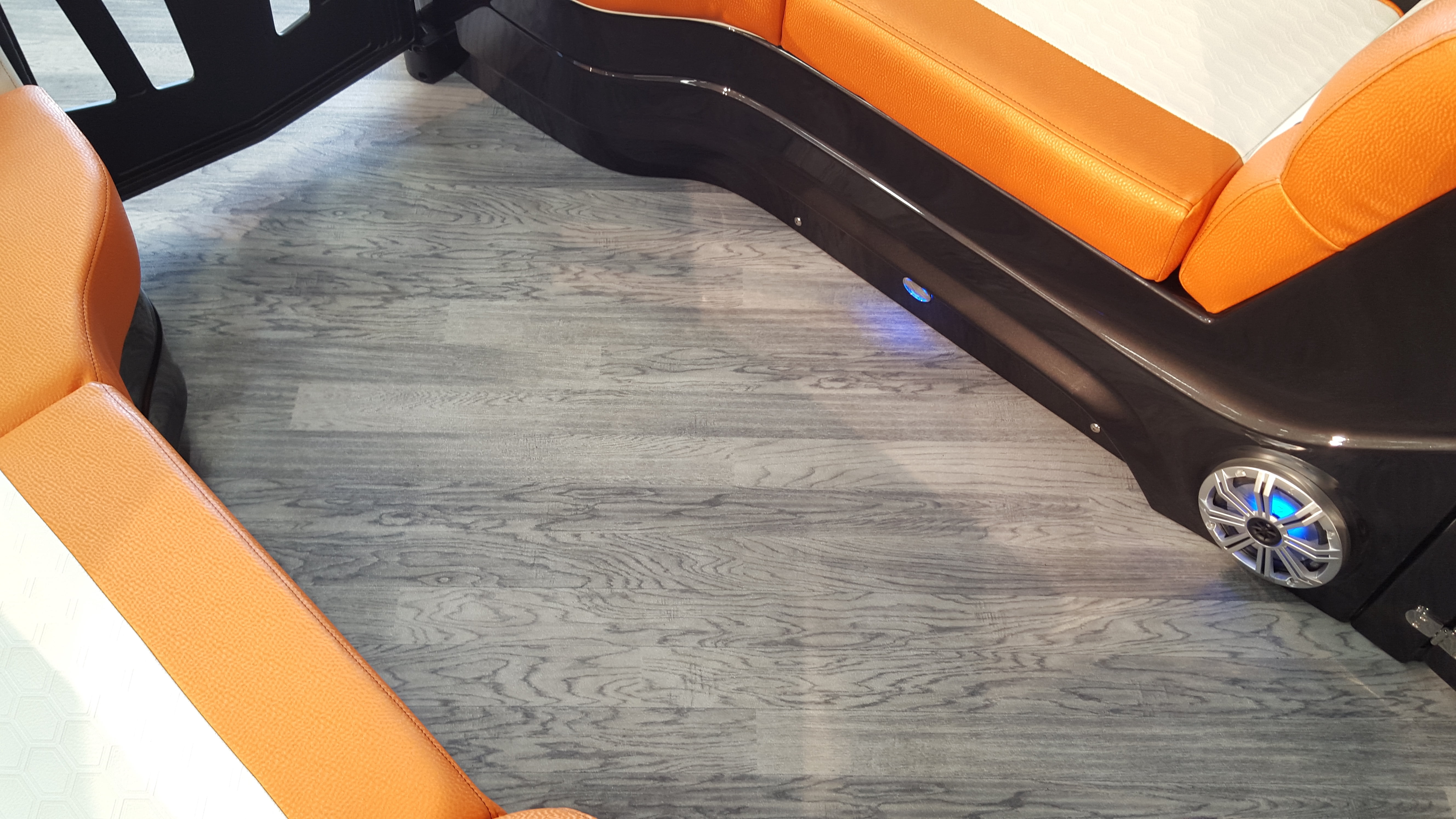 G-Floor Outdoor & Marine Vinyl Boat Flooring - 8.5' x 15' - Weathered Teak & Holly Slanted No Lines