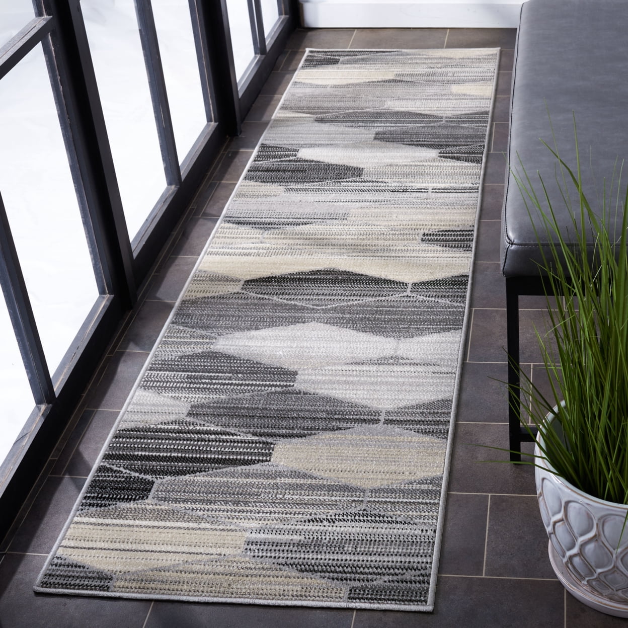 SAFAVIEH Montage Vardan Geometric Indoor/Outdoor Area Rug, Grey/Dark Grey, 6'7" x 6'7" Round
