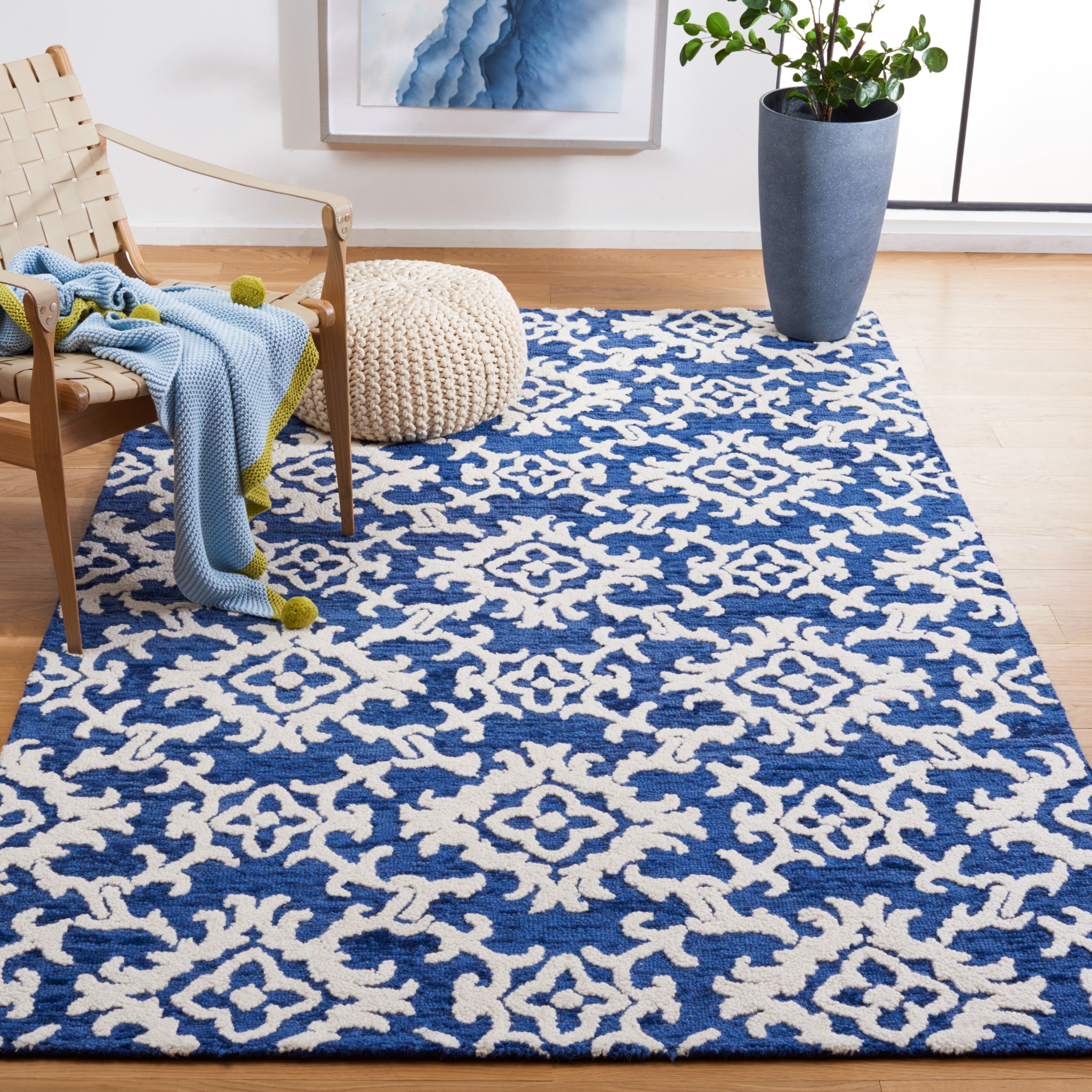 SAFAVIEH Blossom Cletus Geometric Wool Area Rug, Navy/Ivory, 6' x 9'