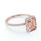 thumbnail image 3 of JeenMata Anillo de Compromiso de 1,75 Quilates con Halo de Morganita Creada en Color Rosa Melocotón con Corte Esmeralda en Oro Rosa de 18 K sobre Plata, 3 of 4