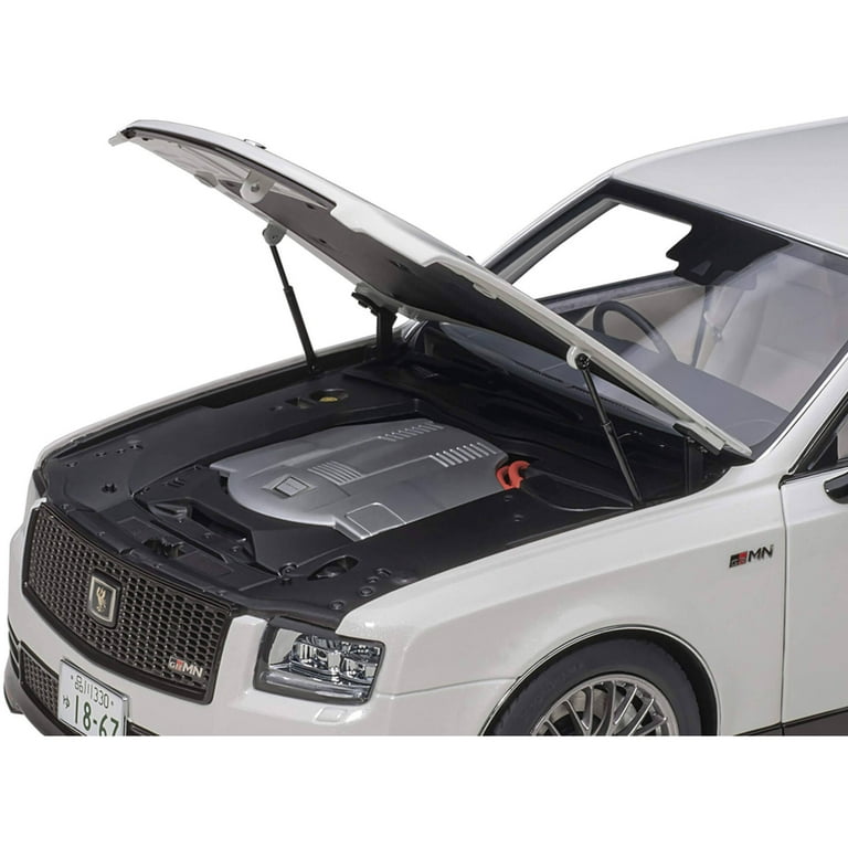 Toyota Century GRMN RHD (Right Hand Drive) Pearl White 1 18 Model