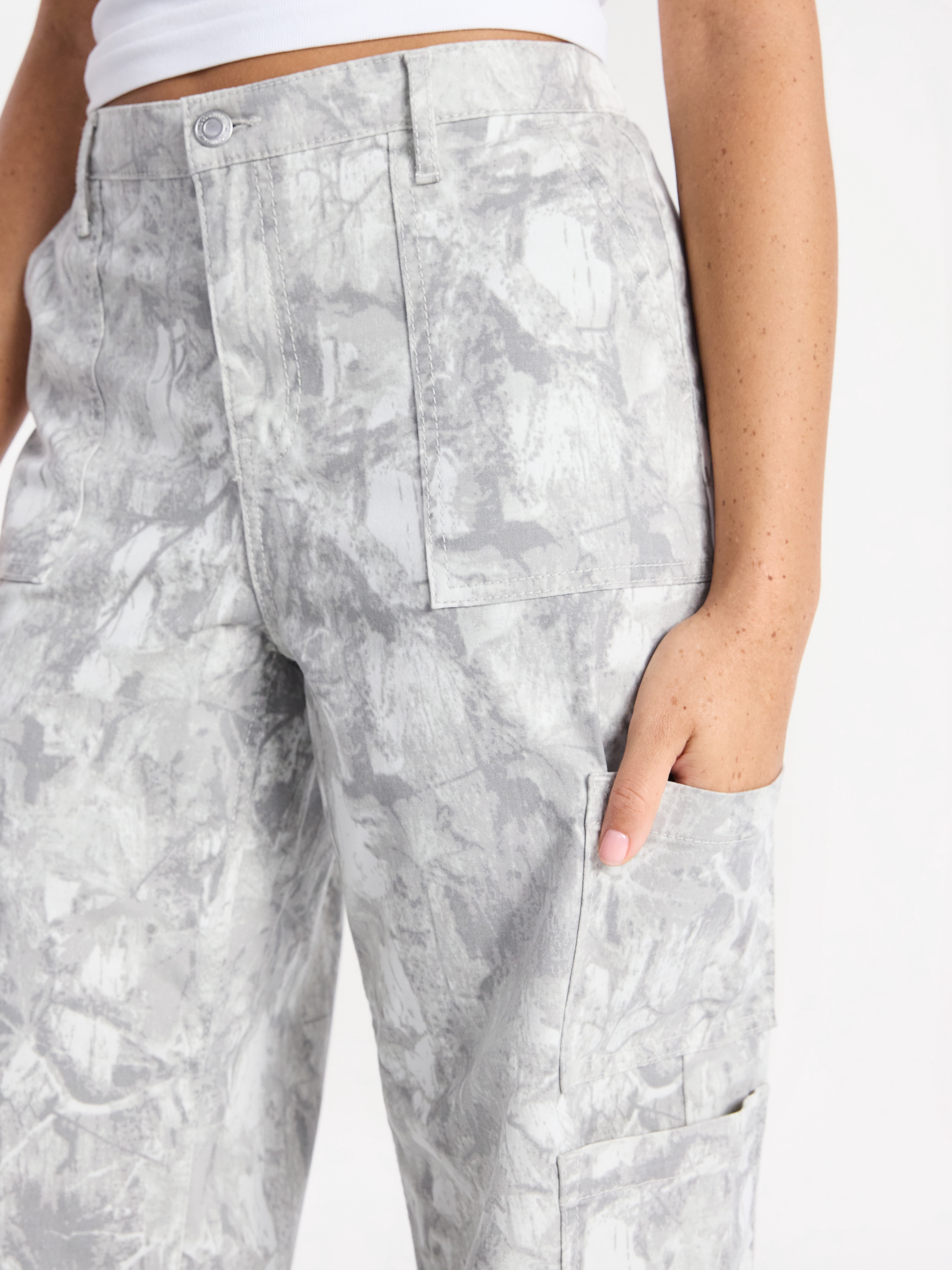 No Boundaries Wide Leg Cargo Pants, 29.5'' Inseam, Women's and Women's Plus XXS-4X