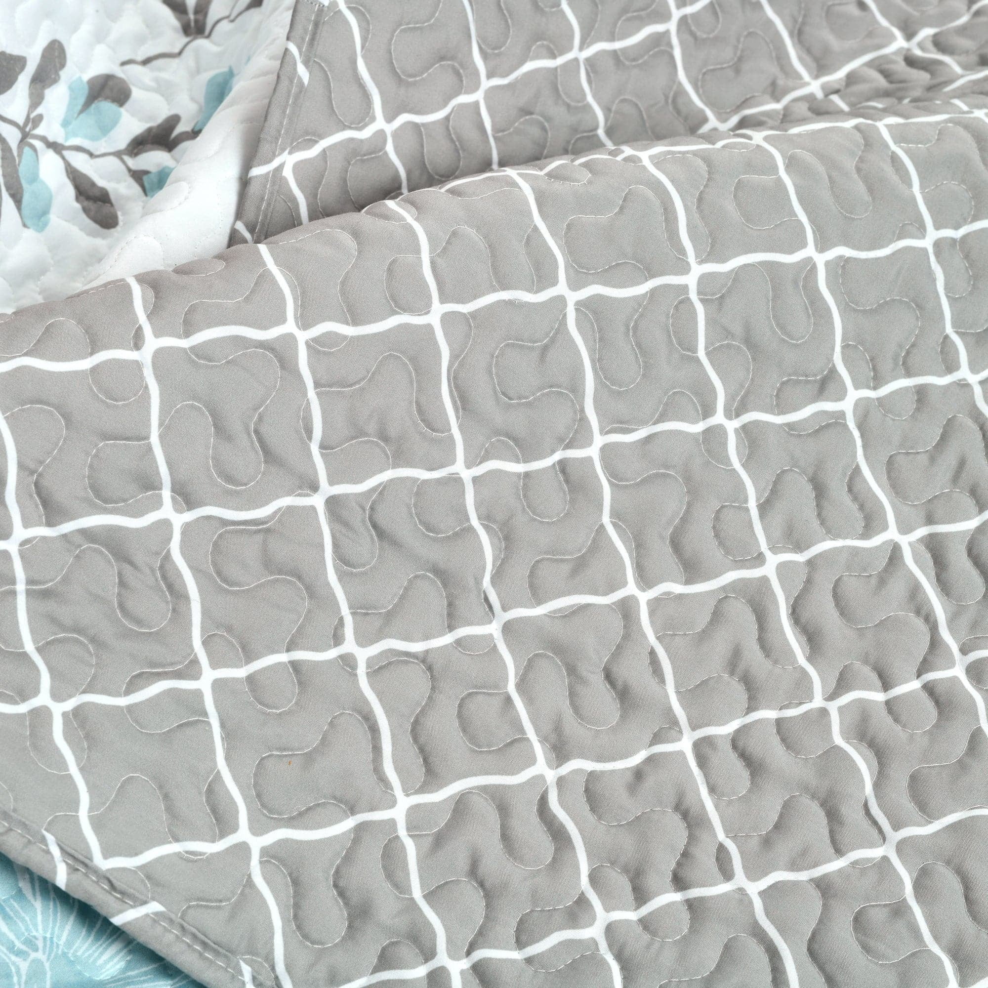 Lush Decor 100% Polyester Aprile Reversible Quilt Blue/Gray 3Pc Set Full/Queen