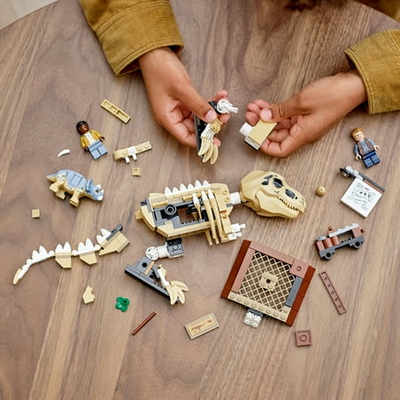 LEGO - Jurassic World T. rex Dinosaur Fossil Exhibition 76940