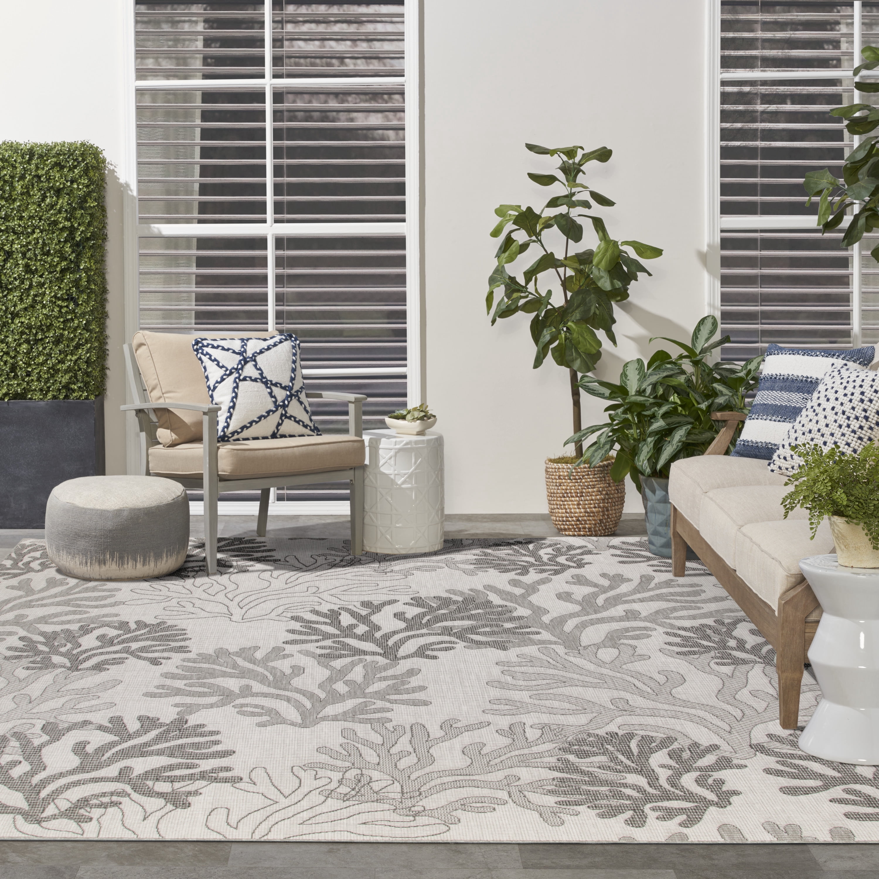 Nourison Garden Oasis Indoor/Outdoor Grey 9' x 12' Area Rug (9x12)