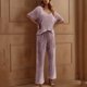 thumbnail image 2 of Conjunto de Sudor para las Mujeres de la Pierna Ancha de Moda Sólido Cuello en V de Manga Corta Pijamas, Pantalones Recortados Casuales Conjunto para el Descanso Y el Ocio en Interiores, 2 of 7