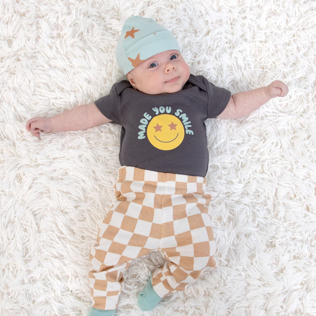 The Peanutshell 16-Piece Baby Layette Newborn Clothing Gift Set for 0 to 3 Months, Skater Boy