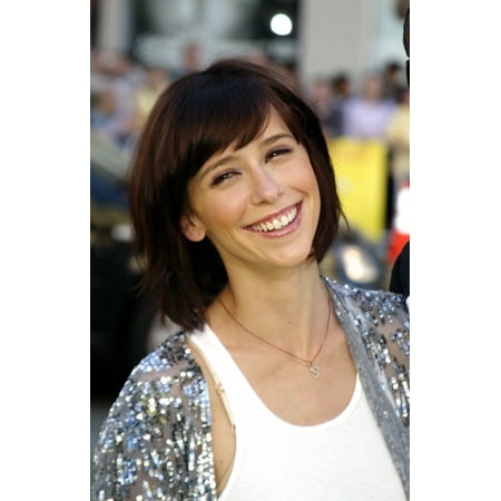 Jennifer Love Hewitt At The Premiere Of The Spongebob Squarepants