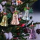 thumbnail image 4 of Adorno Navideño con Bola de Cristal Vintage | Espejo Retro con Piñas Rojas | Decoración Reutilizable de 11,4 X 8,9 Cm para Decorar El Porche de Tu Casa., 4 of 6