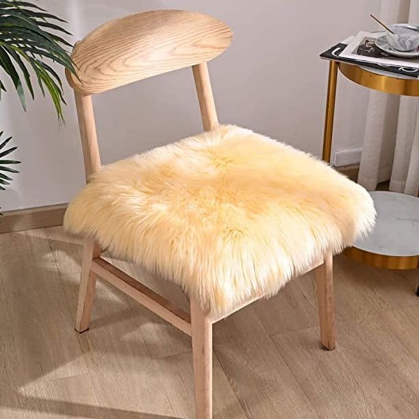Nvzi Funda de piel de oveja sintética beige para silla, cojín para asiento, alfombra súper suave para sala de estar, dormitorio, sofá (1,6 pies x 1,6 pies cuadrados)