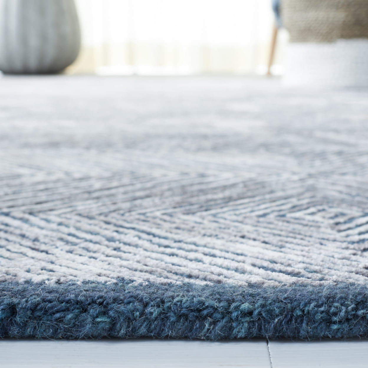 SAFAVIEH Soho Jonie Abstract Area Rug, Dark Grey/Ivory, 6' x 9'