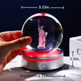 thumbnail image 4 of Esfera de cristal Movdyka Estatua de la Libertad de 8 cm con base LED, 4 of 7
