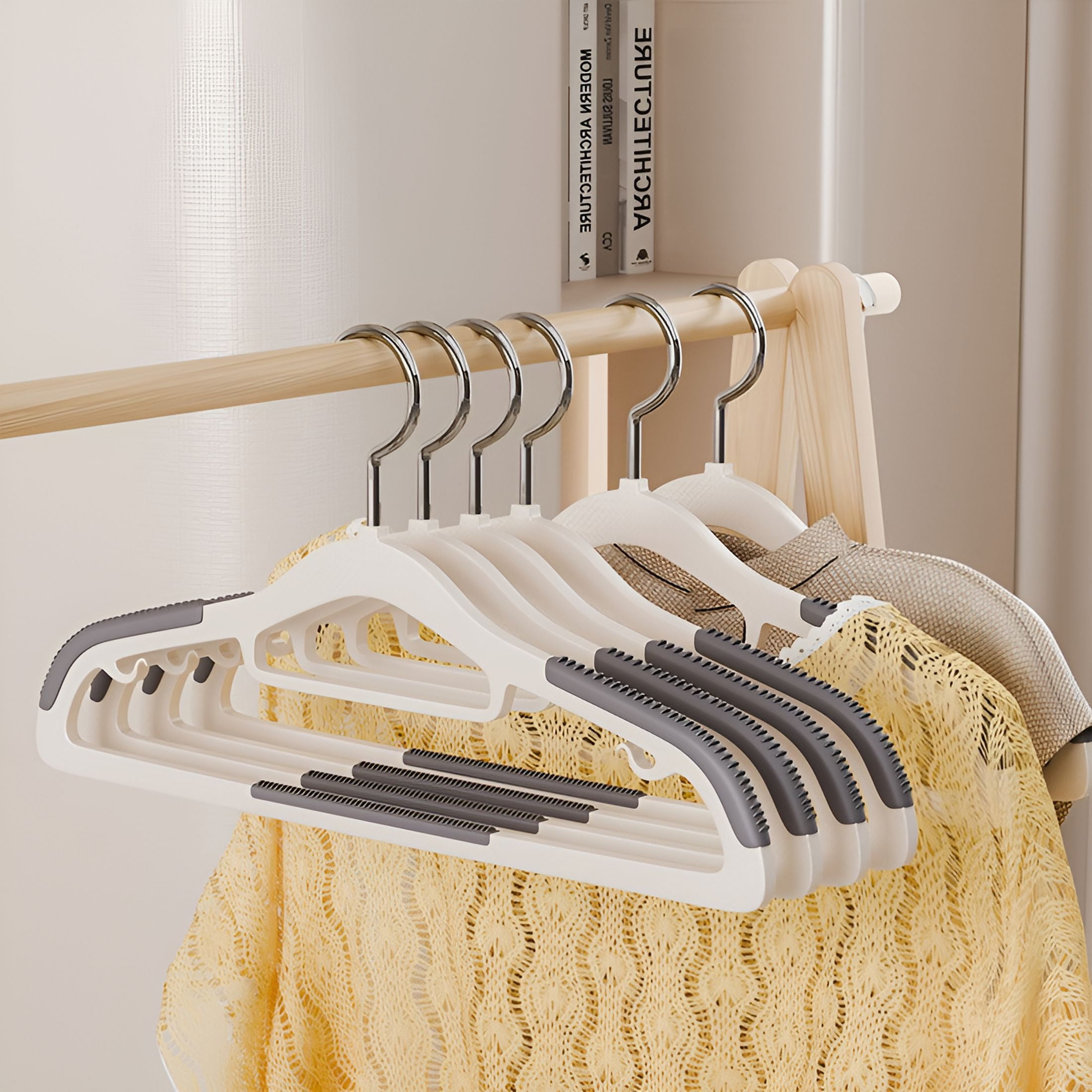 LAMIRO 20 Pack Plastic Hangers,White Hangers Extra Wide with 360° Swivel Hook,Space Saving Hangers as Closet Storage and Organizer,Shirts,Pants,Heavy Duty Hangers Enough for Coat,Suit