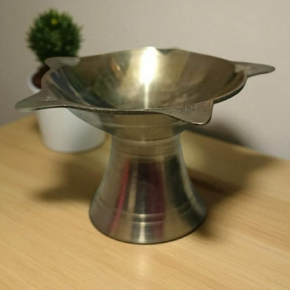 Peekdee Brass Akhand Diya Handcrafted Religious Oil Lamp Deepam Decorative Pooja Diya For Diwali and festivals 4 cm