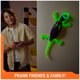 thumbnail image 5 of Gecko robot teledirigido con tecnología oficial de escalada que brilla en la oscuridad y es recargable por USB como juguete de broma para niños, 5 of 6